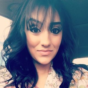 Meet your Posher, Daniela